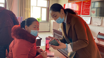 烏魯木齊米東區(qū):開設(shè)培訓(xùn)班 村民“觸網(wǎng)”吃上“電商飯”